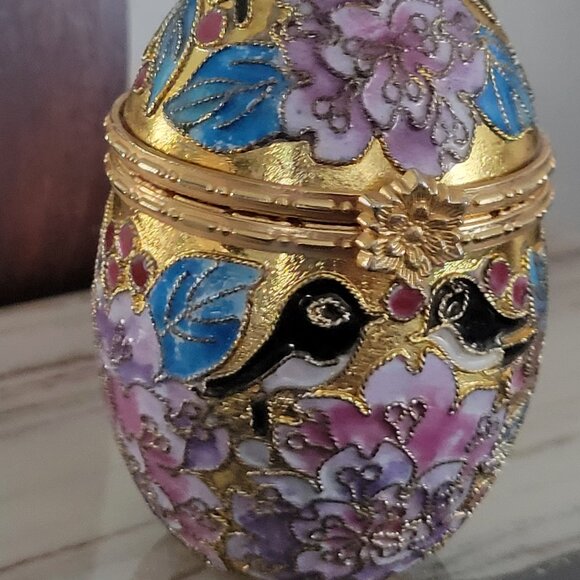 Vintage Cloisonne Egg Trinket Box with Black Enameled inside Love Birds - Picture 3 of 8